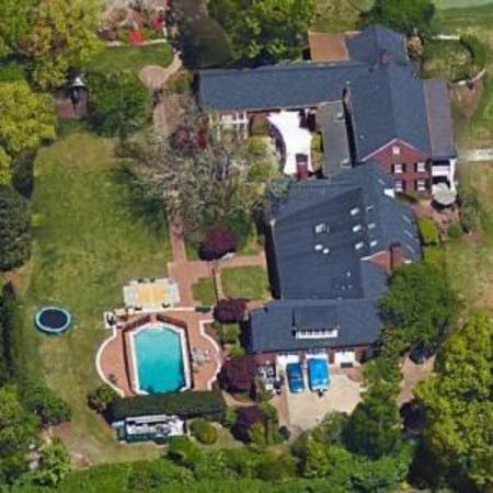 Vince Gill's massive house of Brentwood.